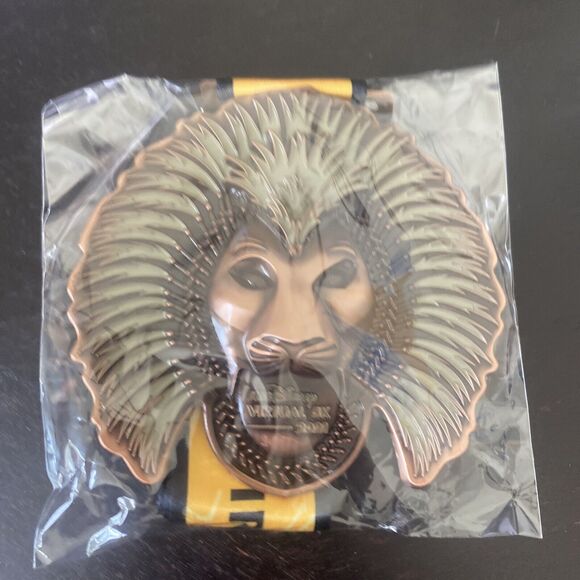 RunDisney 2021 Virtual 5k Lion King Medal - The Reimagined Classic - Picture 1 of 2